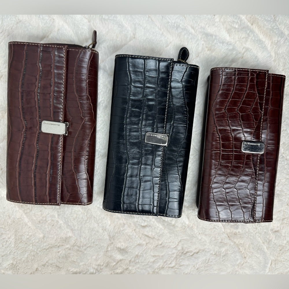 Liz Clairbourne Wallet Set